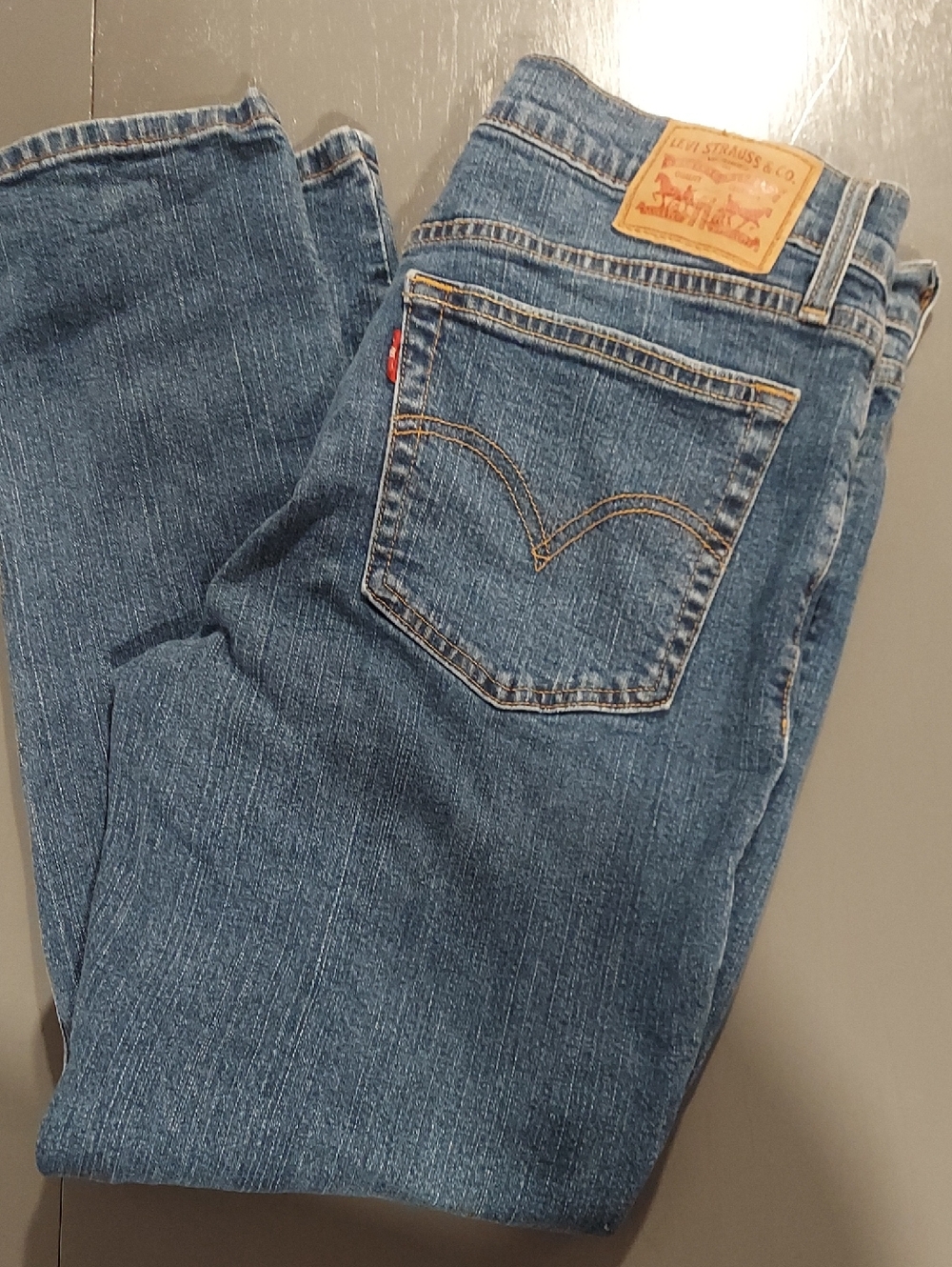 Women's Levi's Boyfriend Blue Straight-Leg Denim Jeans with Red Tab